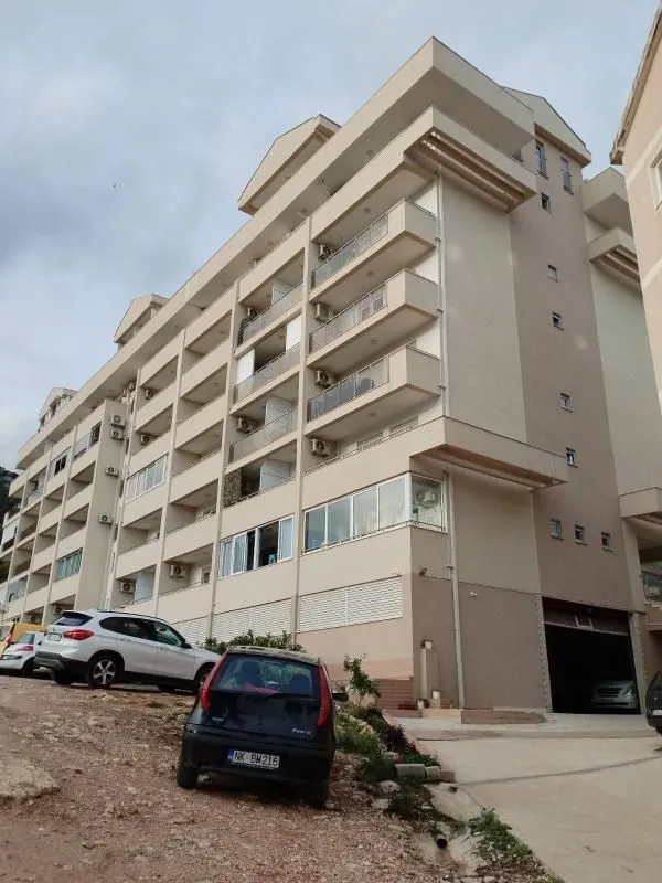 Sale, two bedroom apartment, 90m², Lazi, Budva