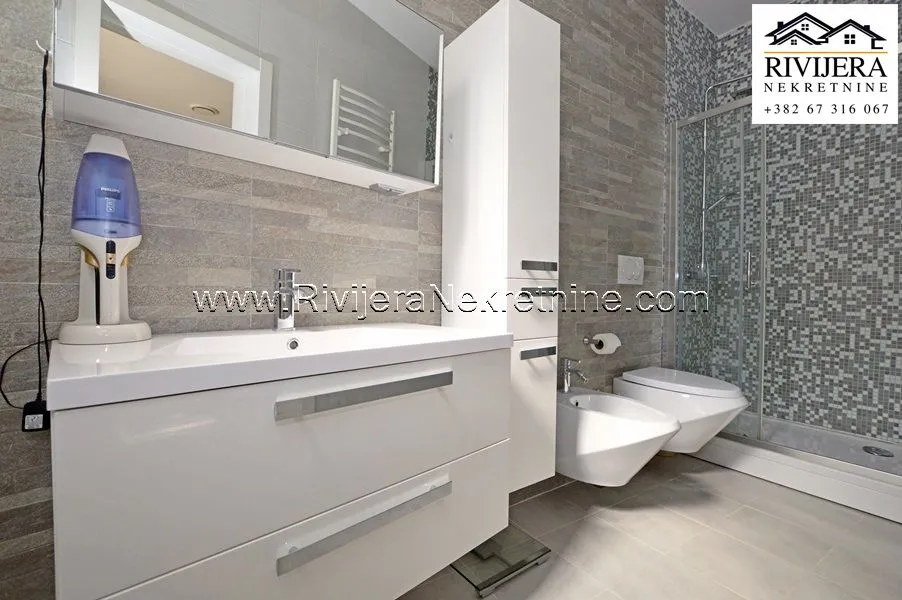 Prodaja, kuća, 285m², Njivice, Herceg Novi