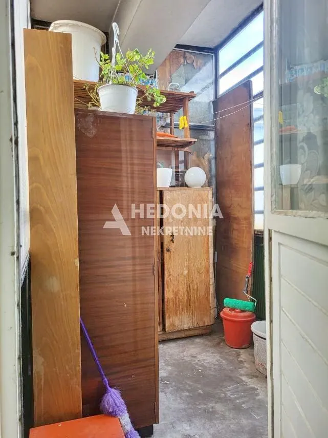 Sale, two bedroom apartment, 77m², Novi Beograd Blok 1 Fontana, Novi Beograd Sve Podlokacije