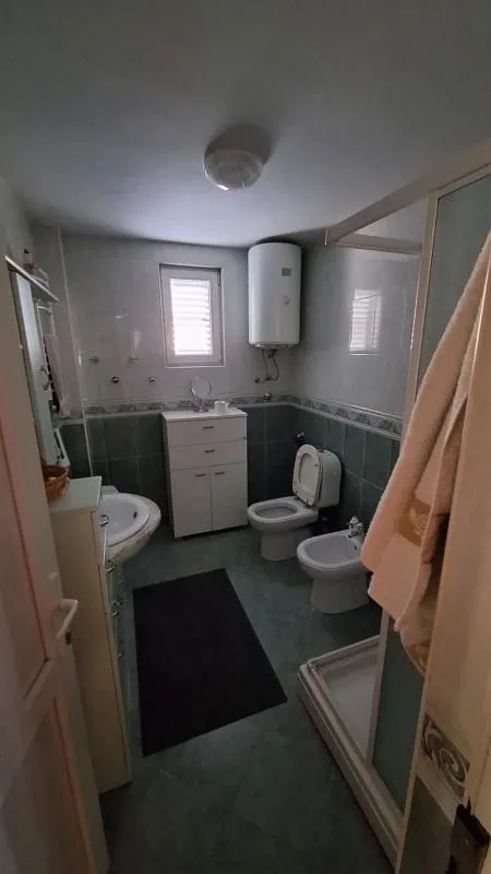 Prodaja, kuća, 330m², Šušanj, Bar