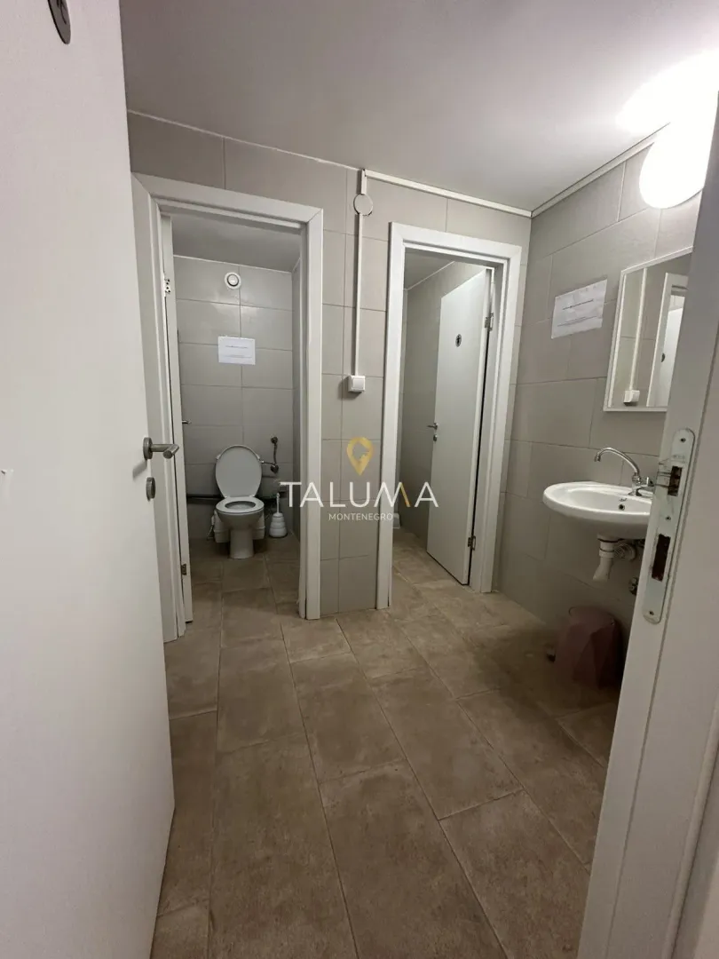 Rent, office space, 294m², Blok 5, Podgorica