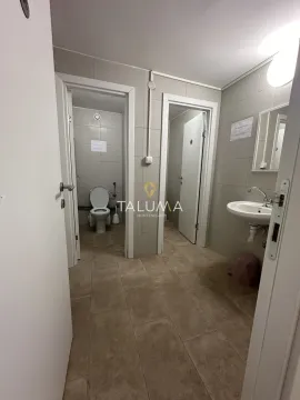 Rent, office space, 294m², Blok 5, Podgorica - image 10