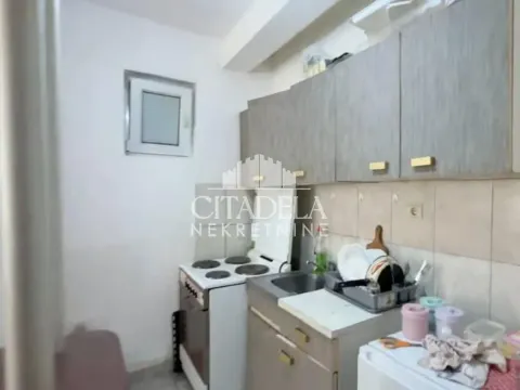 Prodaja, stan, 31m², Petlovo Brdo, Beograd - image 4