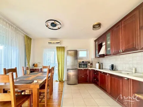 Prodaja, dvosoban stan, 98m², Bečići, Budva - image 4