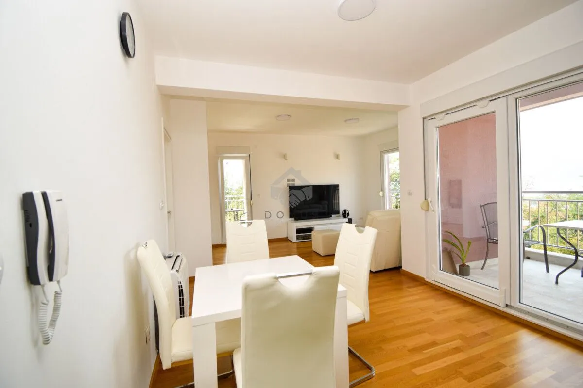 Prodaja, dvosoban stan, 72m², Tivat, Crna Gora
