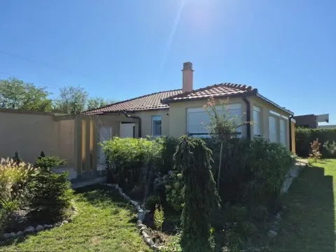 Rent, house, 157m², Tološi, Podgorica - image 13