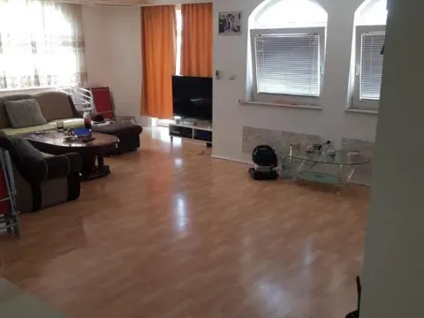 Rent, four bedroom apartment, 160m², Galenika, Beograd