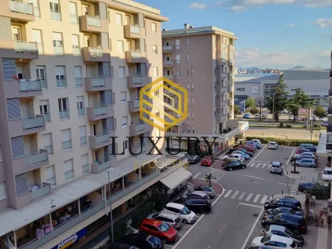 Izdavanje, jednosoban stan, 47m², City Kvart, Podgorica - image 4