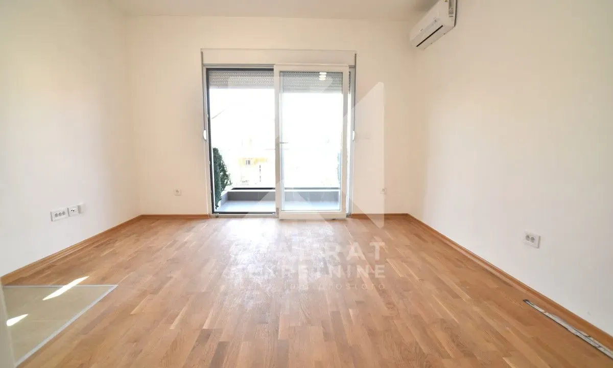 Izdavanje, jednosoban stan, 40m², Stari Aerodrom, Podgorica