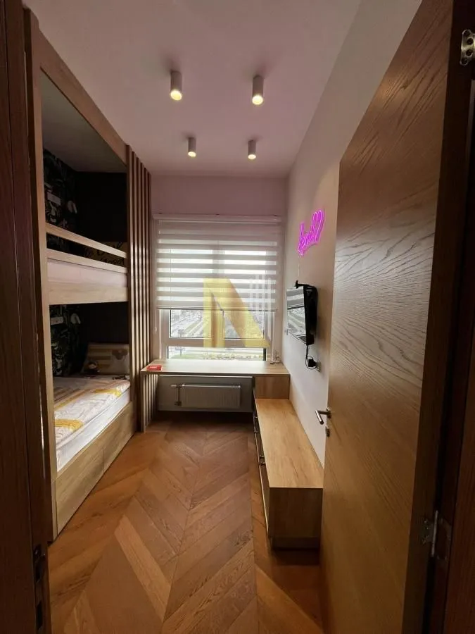 Prodaja, trosoban stan, 63m², Adamovićevo Naselje, Novi Sad Sve Podlokacije