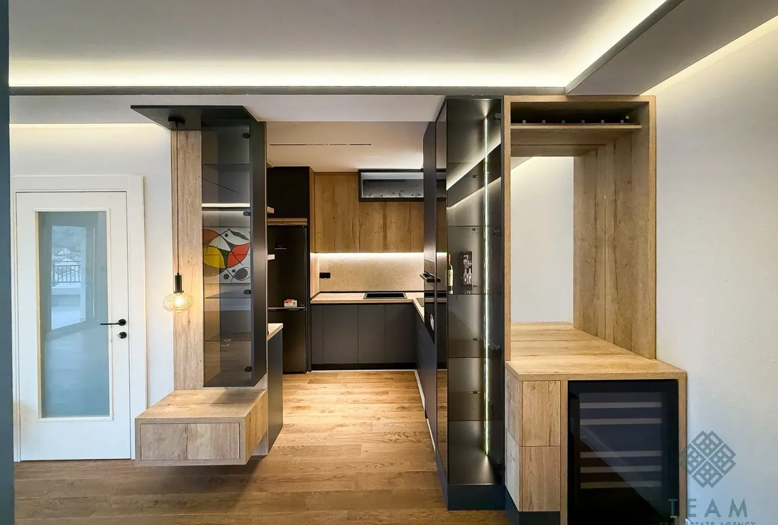Izdavanje, trosoban stan, 163m², Preko Morače, Podgorica