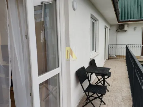 Izdavanje, trosoban stan, 60m², Centar, Novi Sad - image 13