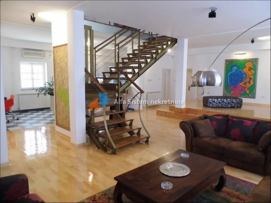 Rent, house, 400m², Voždovac Sve Podlokacije, Beograd
