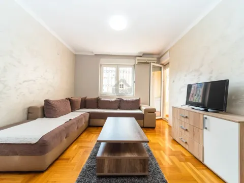 Rent, one bedroom apartment, 45m², Stari Aerodrom, Podgorica - image 2