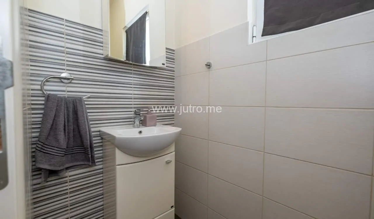 Rent, house, 200m², Spuž, Danilovgrad