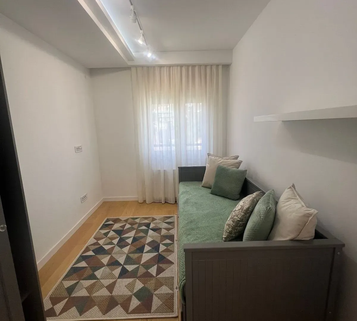 Rent, four bedroom apartment, 237m², Vračar Hram, Vračar Sve Podlokacije