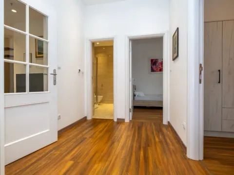 Izdavanje, trosoban stan, 118m², Preko Morače, Podgorica - image 3