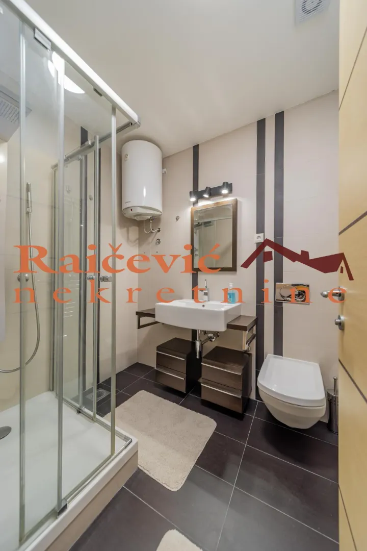 Prodaja, trosoban stan, 98m², Centar, Stara Pazova