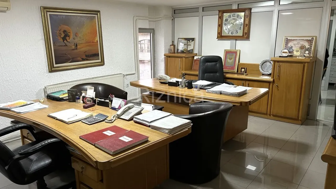 Sale, office space, 109m², Niš, Srbija