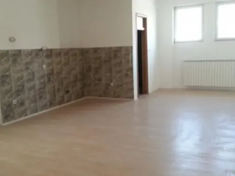 Izdavanje, poslovni prostor, 240m², Zemun Sve Podlokacije, Beograd - image 8