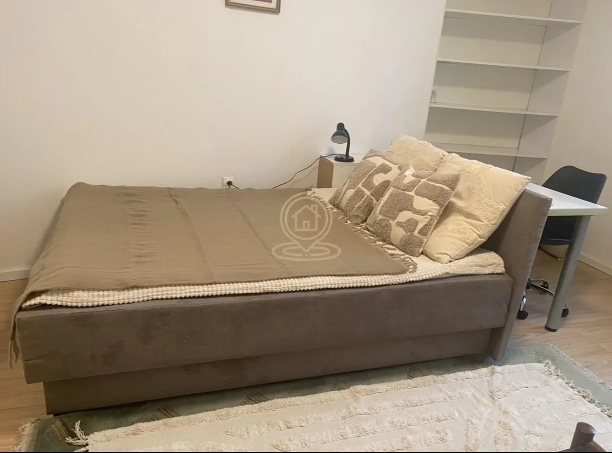Izdavanje, jednosoban stan, 28m², Stari Grad, Beograd