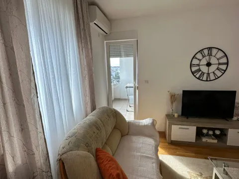 Rent, two bedroom apartment, 66m², Stari Aerodrom, Podgorica - image 5