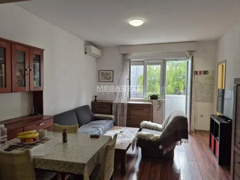 Stan in Južni Bulevar