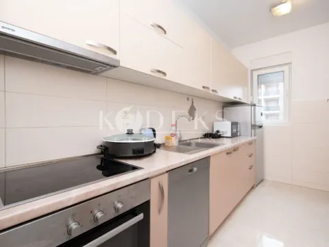 Rent, two bedroom apartment, 72m², City Kvart, Podgorica - image 3