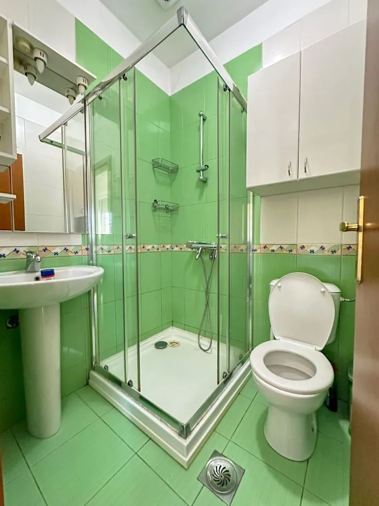 Rent, house, 210m², Stari Aerodrom, Podgorica