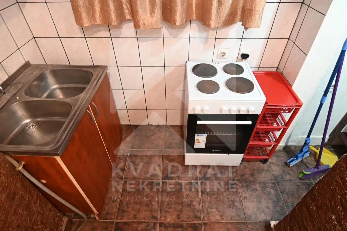 Izdavanje, dvosoban stan, 68m², Centar, Podgorica