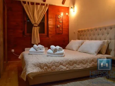 Prodaja, kuća, 228m², Velike Pčelice, Kragujevac - image 28