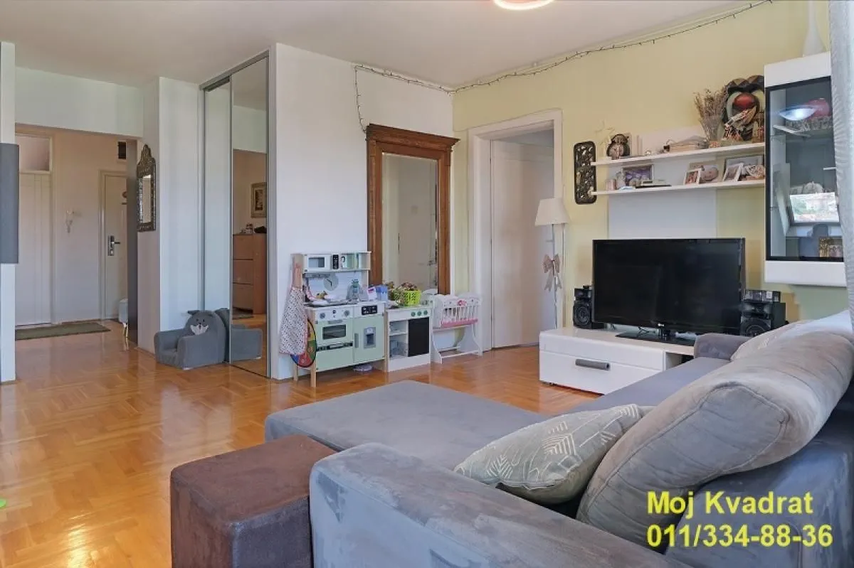 Prodaja, četvorosoban stan, 102m², Voždovac Sve Podlokacije, Beograd