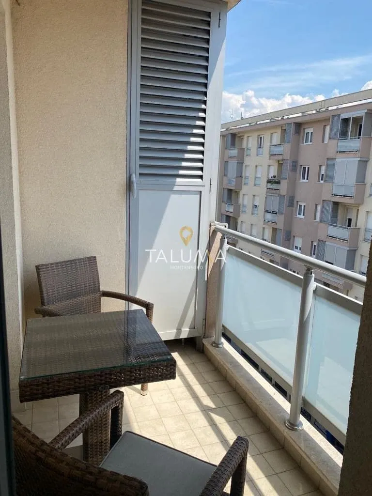 Izdavanje, jednosoban stan, 53m², City Kvart, Podgorica