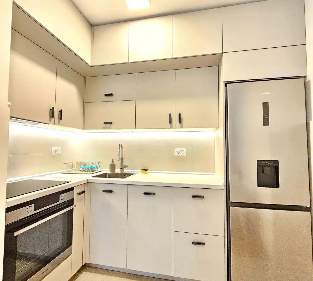 Izdavanje, jednosoban stan, 40m², Pobrežje, Podgorica