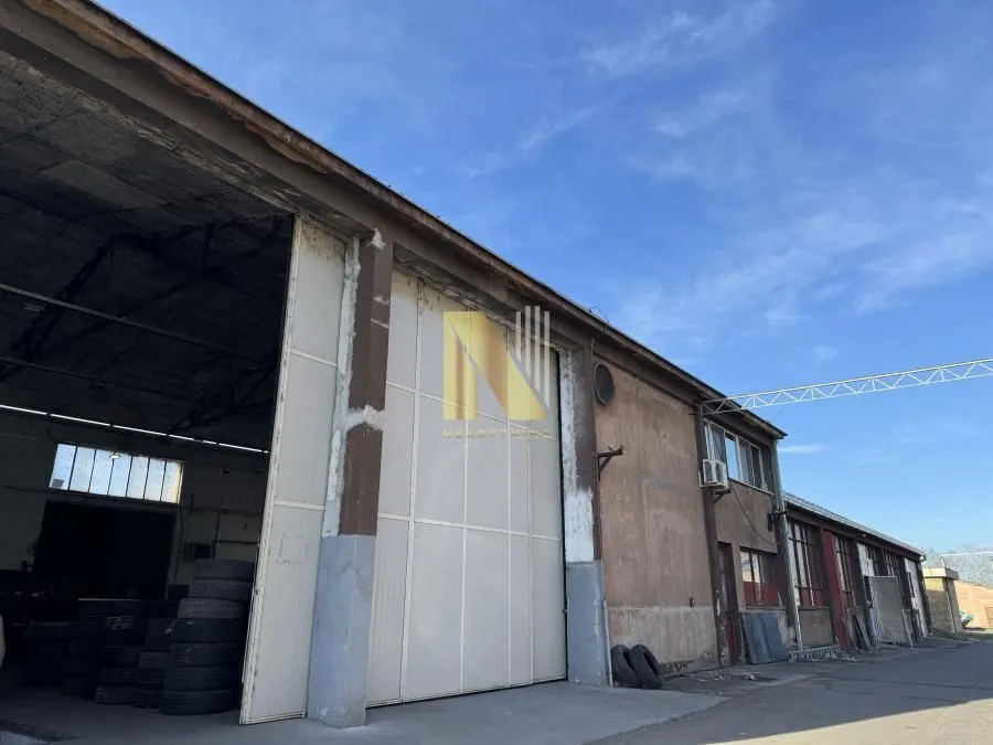 Rent, office space, 681m², Salajka, Novi Sad Sve Podlokacije