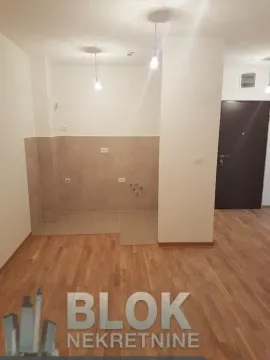 Izdavanje, jednosoban stan, 47m², City Kej, Podgorica - image 8