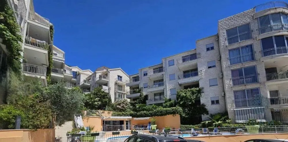 Prodaja, trosoban stan, 72m², Petrovac, Budva