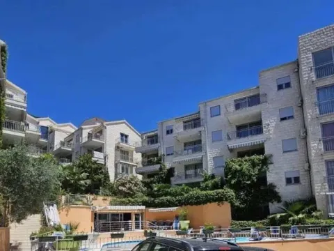 Sale, three bedroom apartment, 72m², Petrovac, Budva