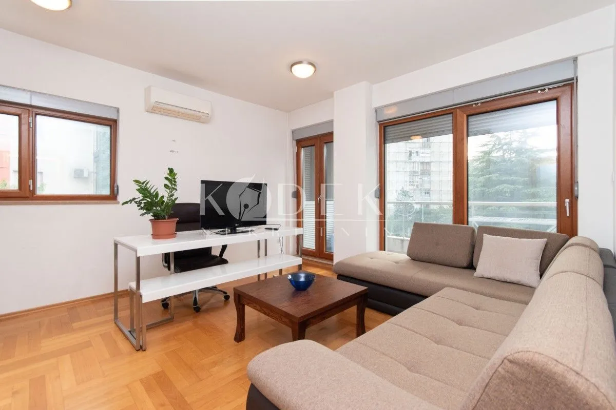 Izdavanje, jednosoban stan, 52m², Preko Morače, Podgorica