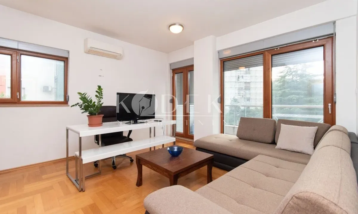 Izdavanje, jednosoban stan, 52m², Preko Morače, Podgorica