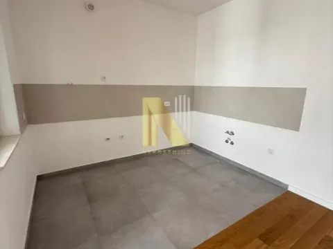 Prodaja, četvorosoban stan, 116m², Bulevar Evrope, Novi Sad Sve Podlokacije - image 3