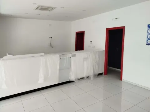 Rent, one bedroom apartment, 190m², Stari Grad, Beograd - image 4