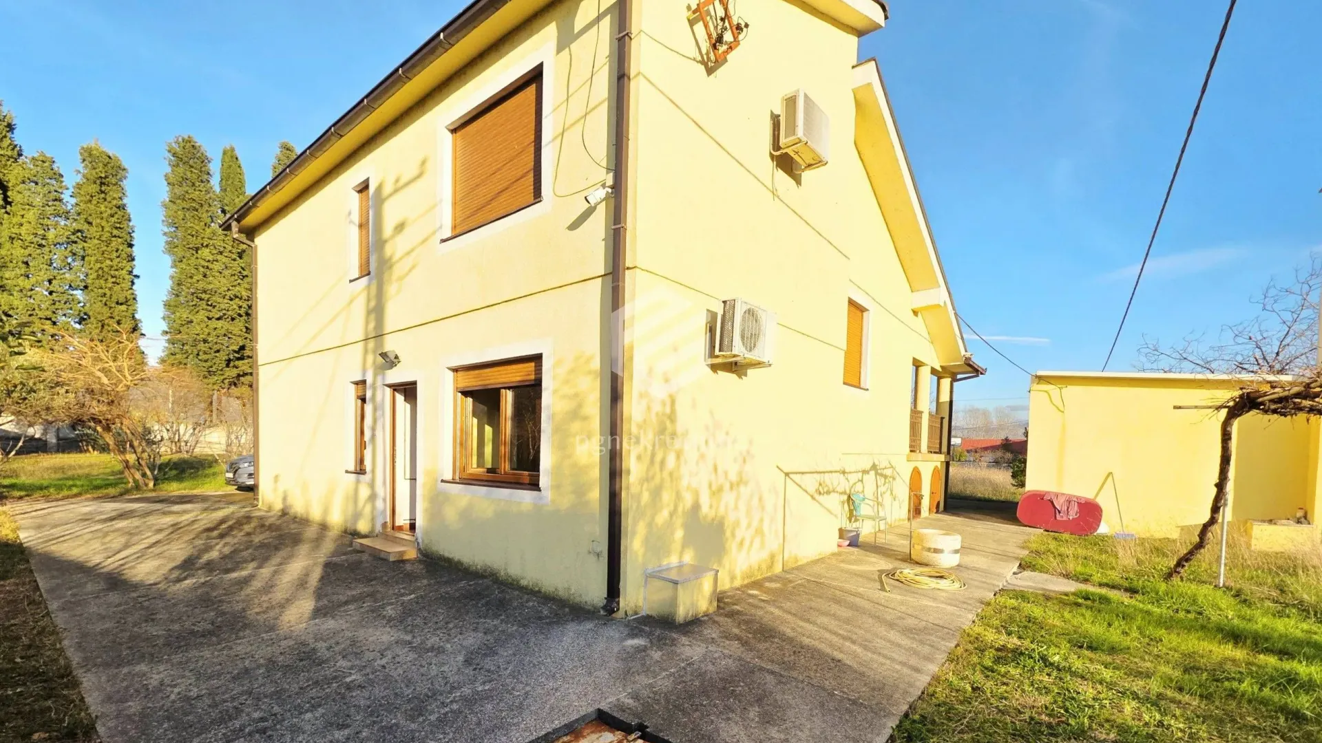 Izdavanje, kuća, 170m², Spuž, Danilovgrad