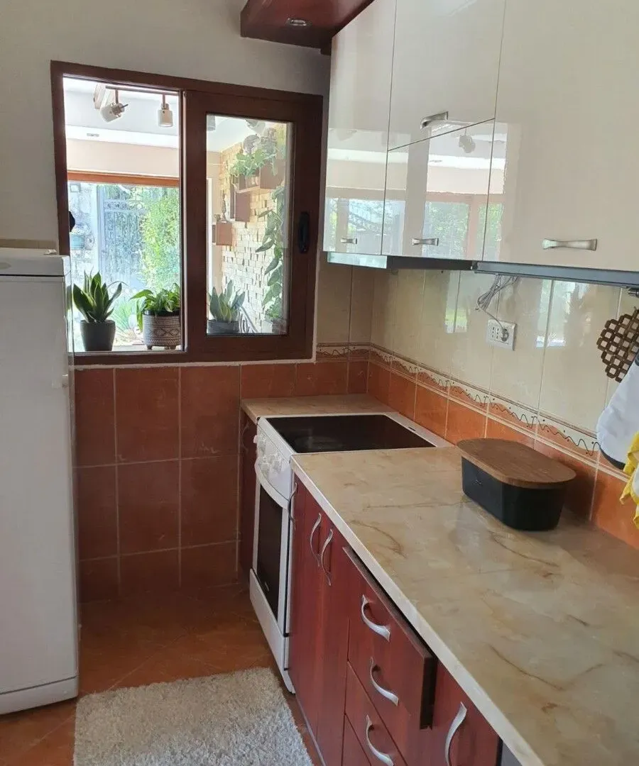Izdavanje, kuća, 92m², Mareza, Podgorica