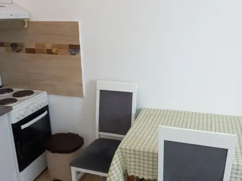 Rent, house, 60m², Škaljari, Kotor - image 3