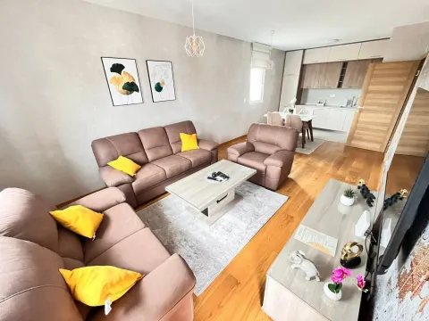 Sale, two bedroom apartment, 72m², New City, Podgorica - image 5