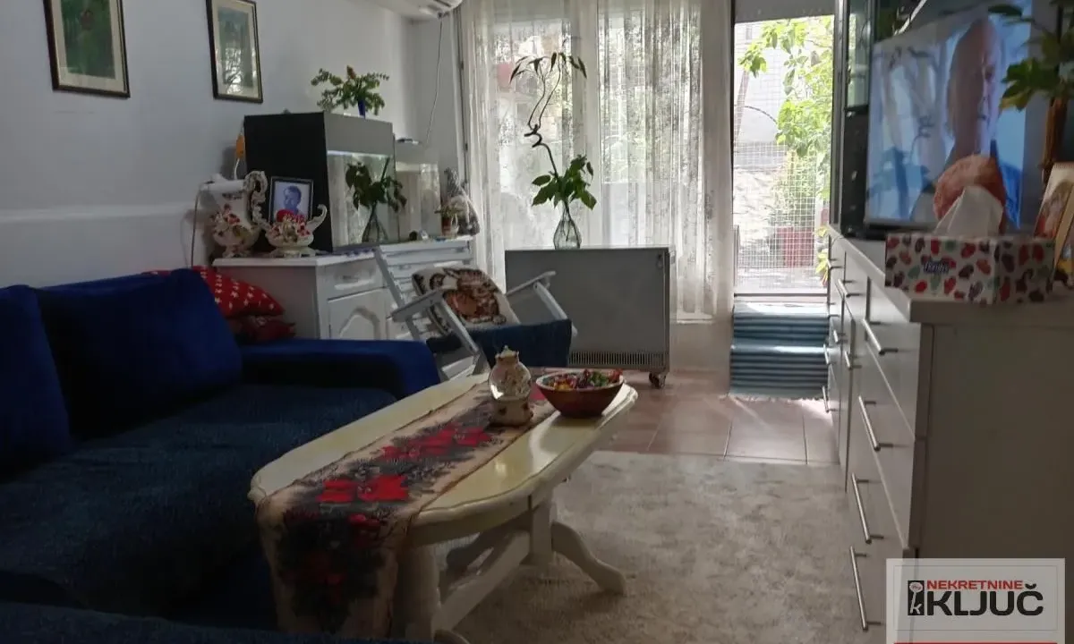 Prodaja, dvosoban stan, 54m², Bulevar Oslobodjenja, Novi Sad Sve Podlokacije