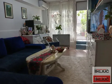 Prodaja, dvosoban stan, 54m², Bulevar Oslobodjenja, Novi Sad Sve Podlokacije - image 1