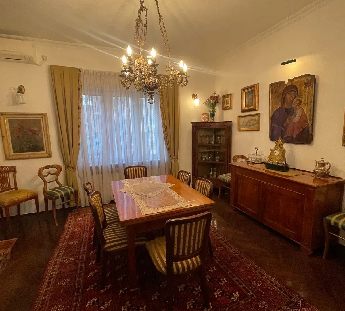 Izdavanje, kuća, 300m², Vračar Sve Podlokacije, Beograd