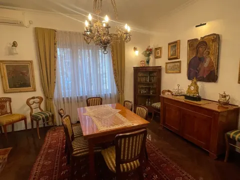 Izdavanje, kuća, 300m², Vračar Sve Podlokacije, Beograd - image 24